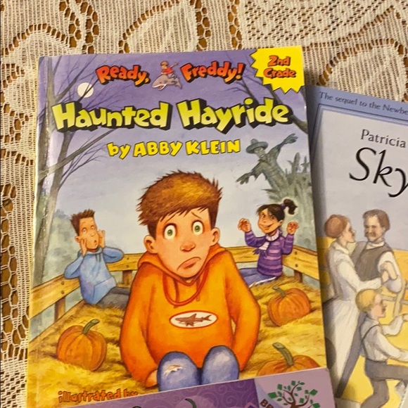 6 scholastic books - Picture 2 of 8